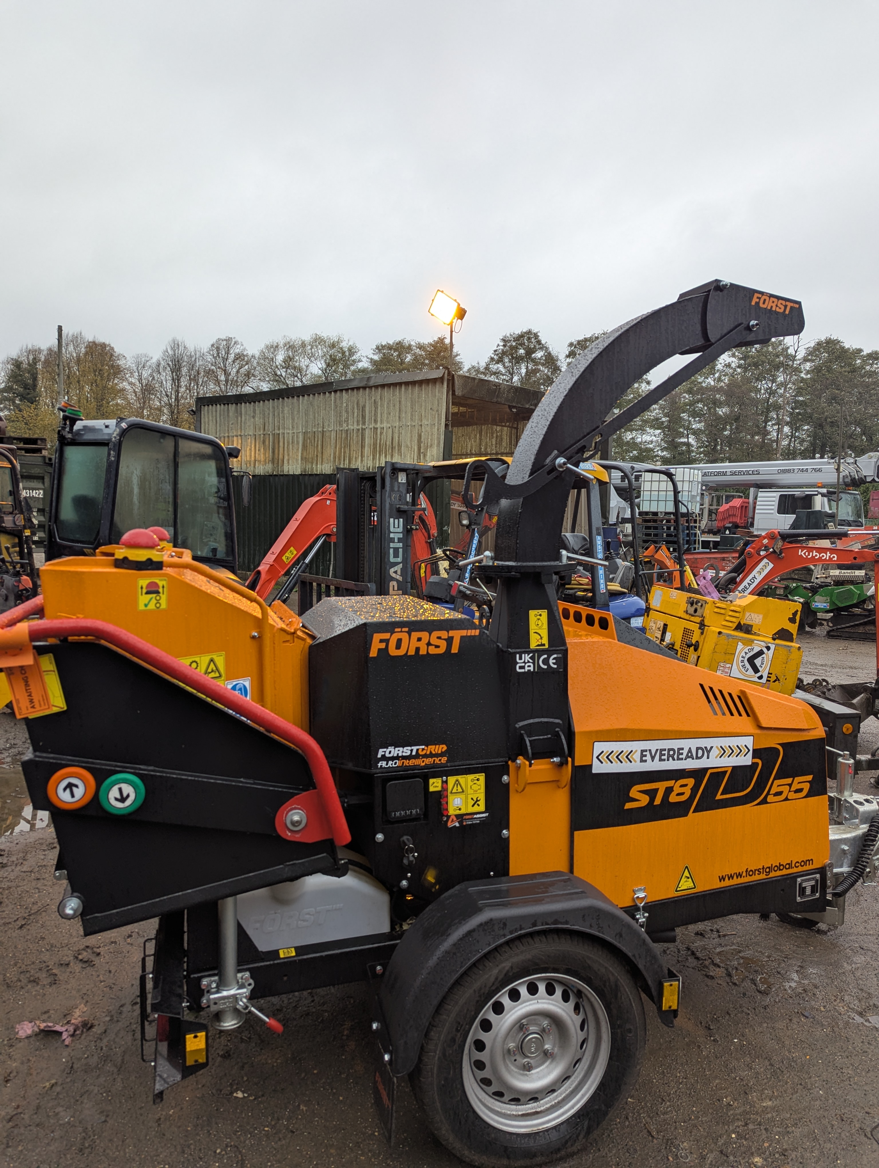 eveready-forst-st8d55-towable-woodchipper