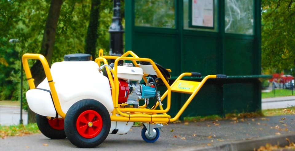 Cold Water Petrol Pressure Washer with Mini Bowser