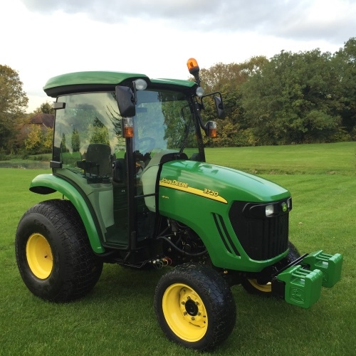 COMPACT TRACTOR