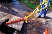 Heavy Duty Manhole Lifter