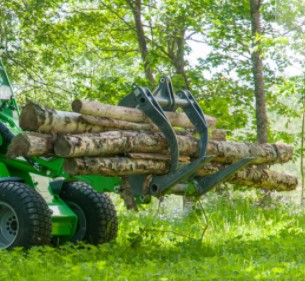 Hydraulic Log Grab for Avant 745 Loader
